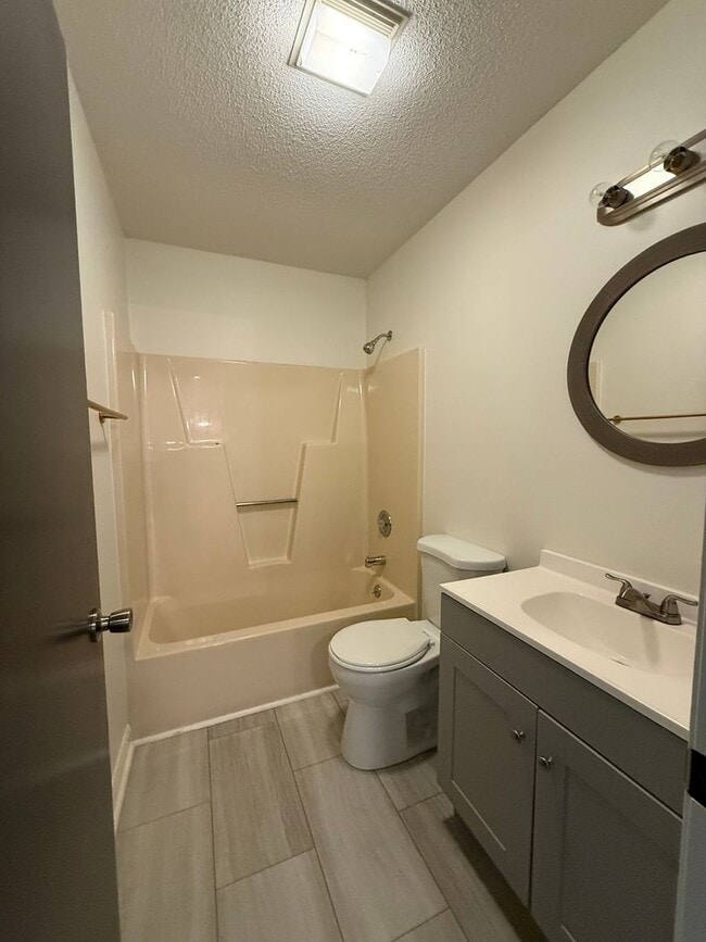 Building Photo - Single Family 3/2