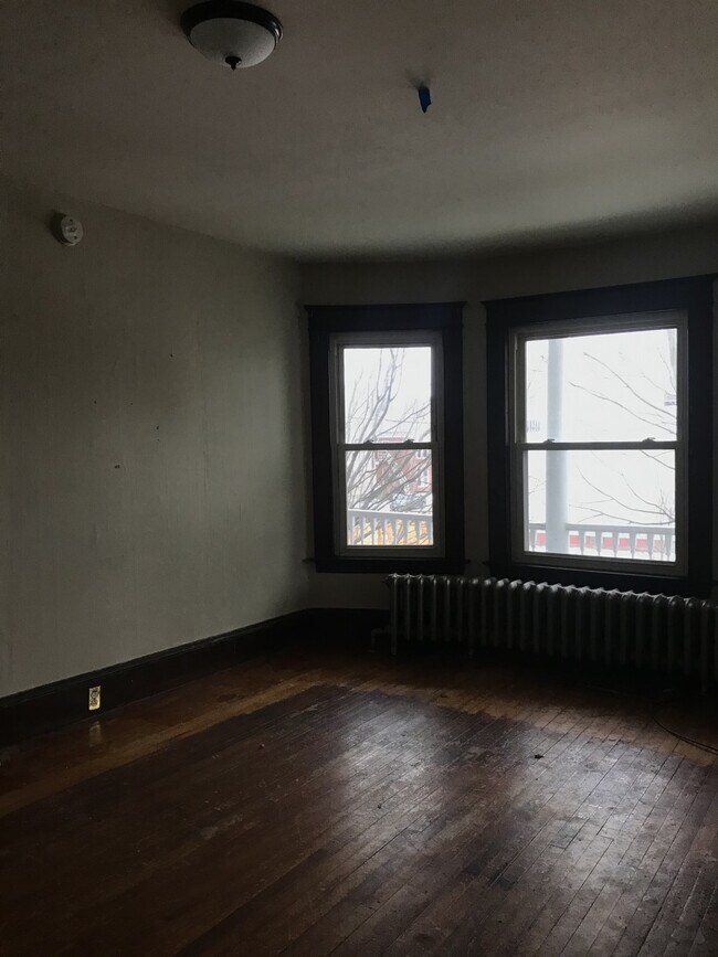 Building Photo - 48 Bradley