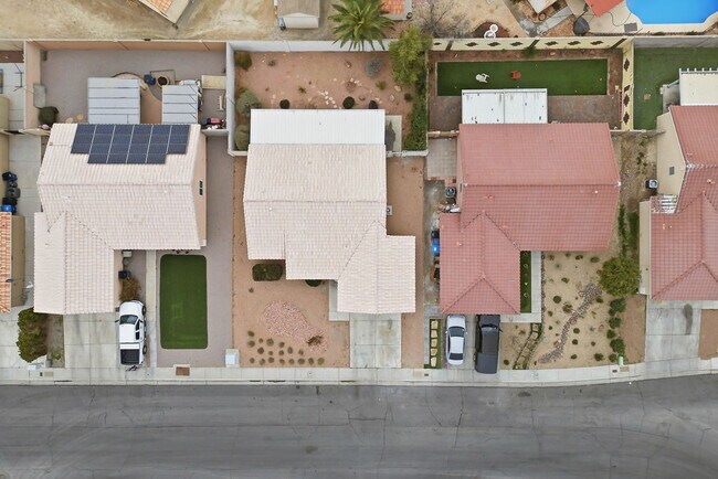 Foto del edificio - 427 Yarnell Dr