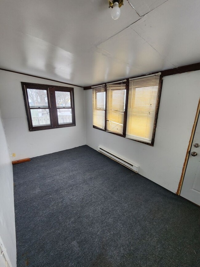 Building Photo - 207 7th Ave