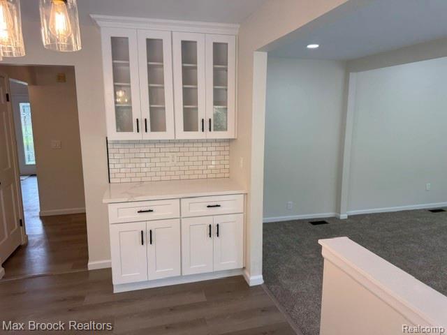 Building Photo - 650 Deerfield Ct