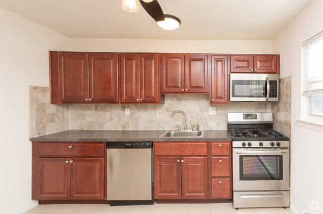 Kitchen - Gables Apartments