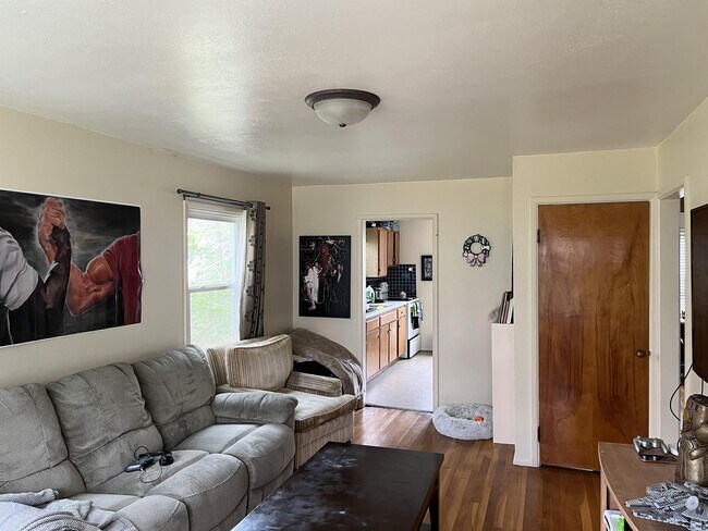 Building Photo - 532 Stoddard Ave