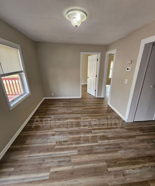 Foto del edificio - 5126 Booth Ave