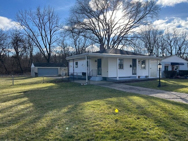 Building Photo - 475 W Kanawha Ave