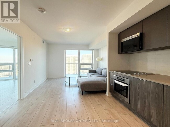 Building Photo - 2033 Kennedy Rd