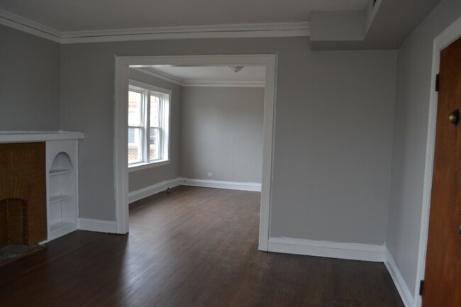 Building Photo - 4332 W Walton St