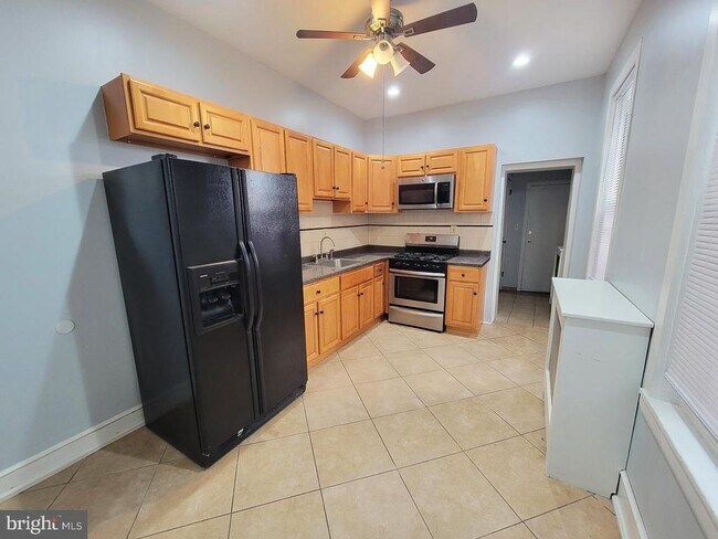 Foto del edificio - 3638 N Sydenham St