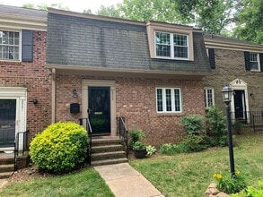 Building Photo - 2923 Wycliff Rd