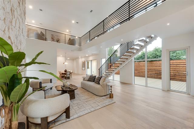 Foto del edificio - 3821 Beechwood Ln