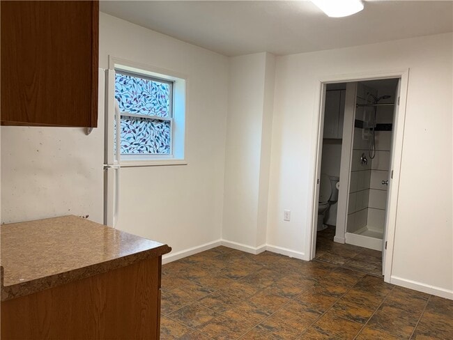 Building Photo - 10647 Pinewood Ave