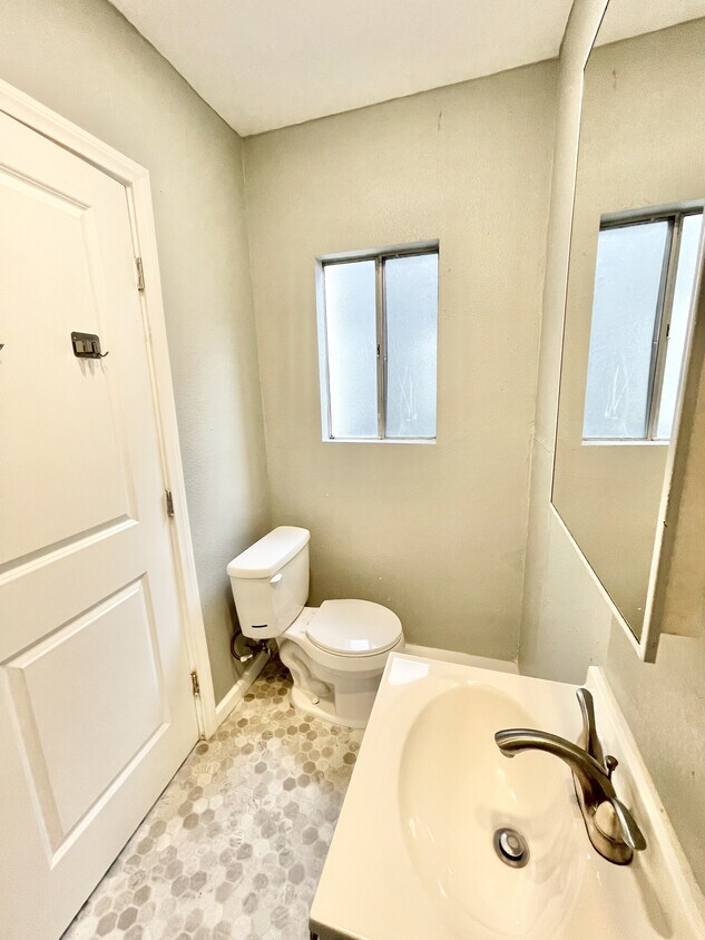 Foto del edificio - 1403 E 23rd St