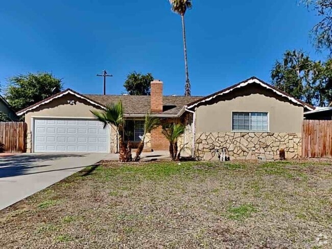 Building Photo - 10635 Magnolia Ave