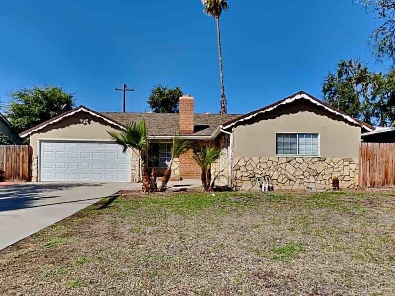 Foto principal - 10635 Magnolia Ave