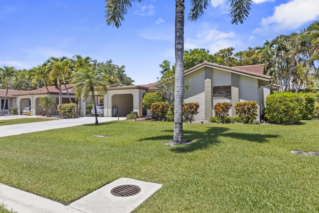 Building Photo - 5992 Forest Grove Dr