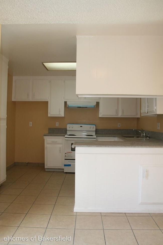 Building Photo - 4312 Isla Verde St