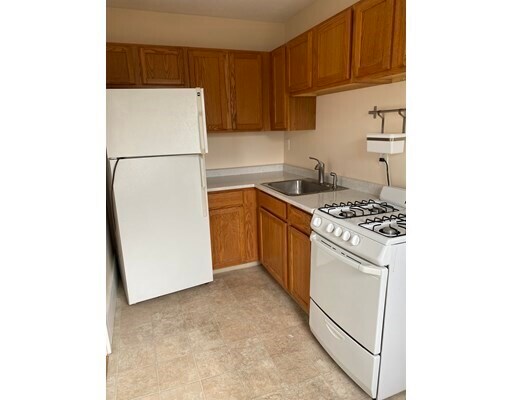 Building Photo - 11 Maple Ave