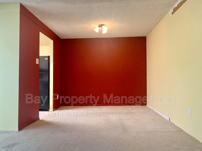 Building Photo - 8030 Ditman St