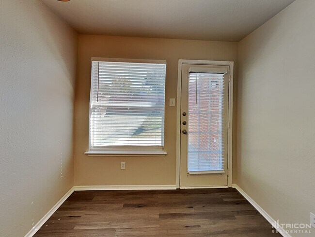 Foto del edificio - 1410 Misty Meadow Dr