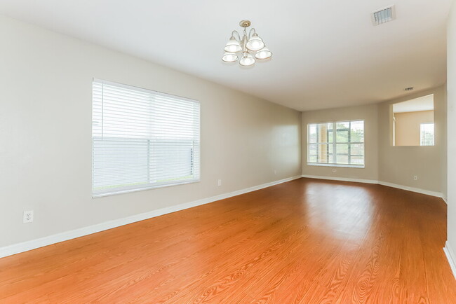 Foto del edificio - 352 Beacon Harbour Loop