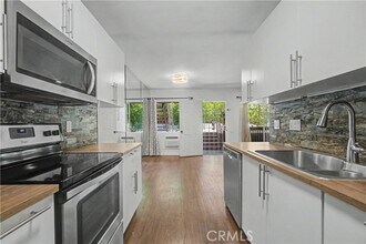 Building Photo - 322 Miraleste Dr