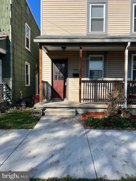Primary Photo - 1315 Virginia Ave