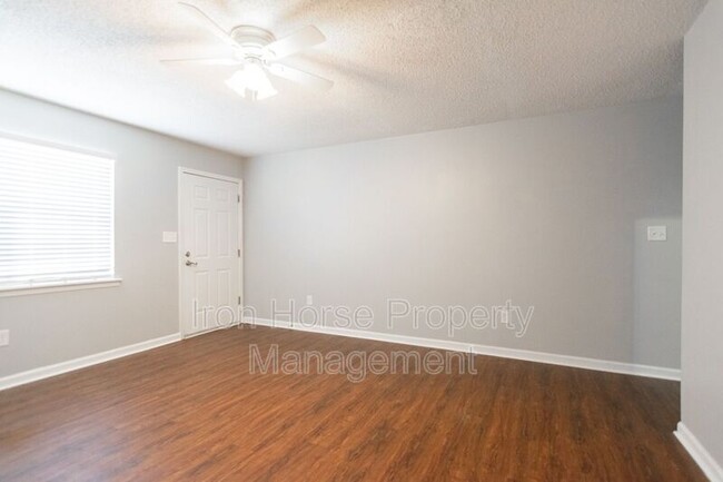 Building Photo - 2165 S Milledge Ave