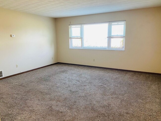 Building Photo - 805 Mitchell Ave