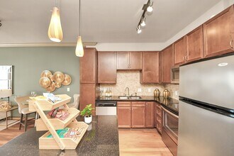 Building Photo - 6363 San Felipe St