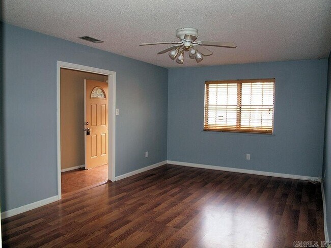 Building Photo - 12515 Pleasant View Dr