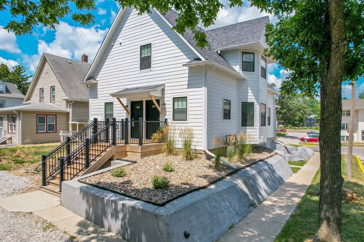 Primary Photo - 3004 West St