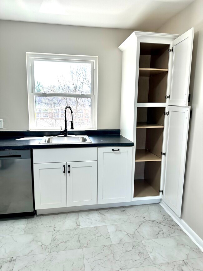 Foto del edificio - 2722 Riedling Dr.