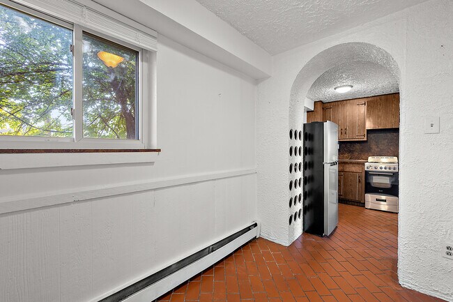 Foto del edificio - 26324 Harper Ave