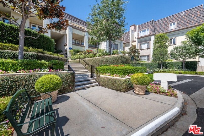 Building Photo - 10122 Empyrean Way