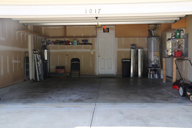 Building Photo - 1017 Meadowbrook Ln SW