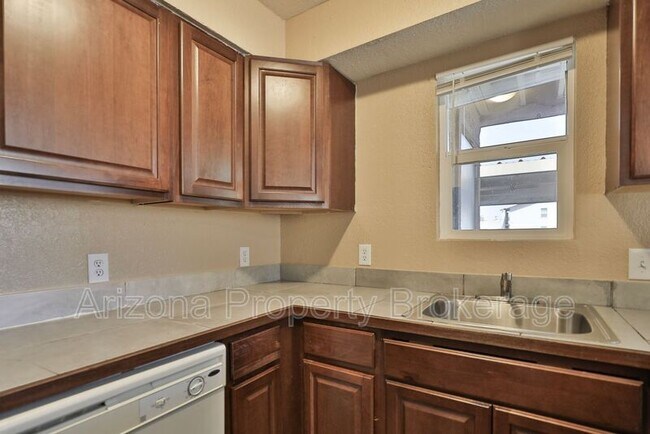 Building Photo - 607 W Rio Salado Pkwy