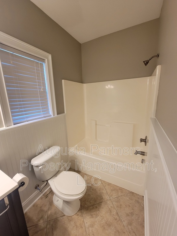 Building Photo - 4018 Starview Ln