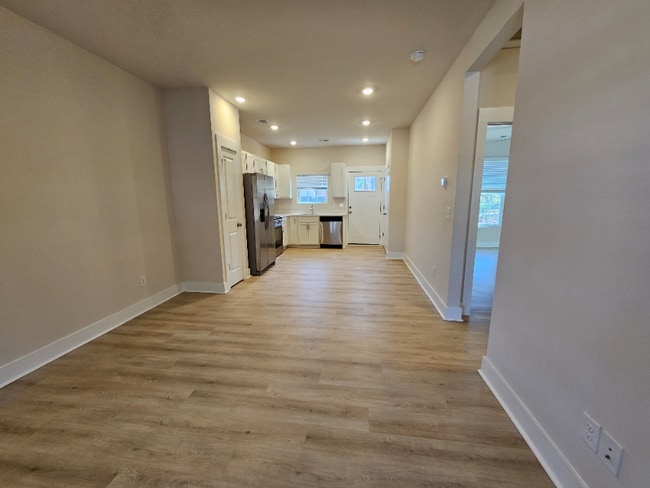 Building Photo - 103 Forest Cir