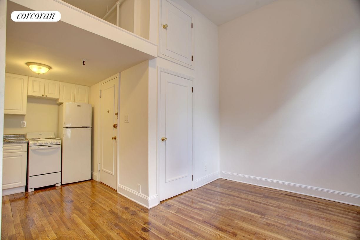 Foto del edificio - 304 W 30th St