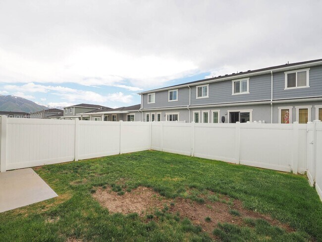Foto del edificio - 3 Bedroom, 2.5 Bathroom Riverton Town Home