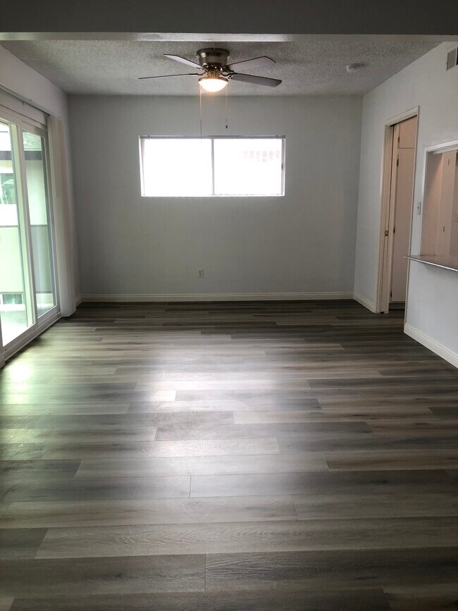 Building Photo - 514 S Barranca Ave