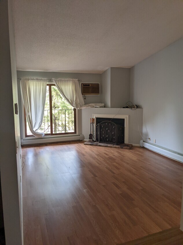 3440 Golfview Dr Unit 311, Eagan, MN 55123 Condo for Rent in Eagan