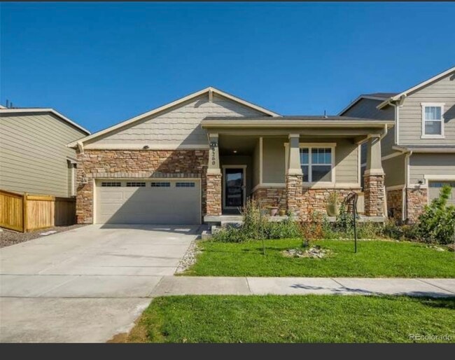 Rancho frontal con un hermoso paisaje durante todo el año. - 9260 Rifle St