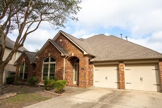 Building Photo - 5211 Belvedere Dr