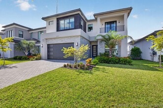 Building Photo - 8270 Essex Country Clb Dr