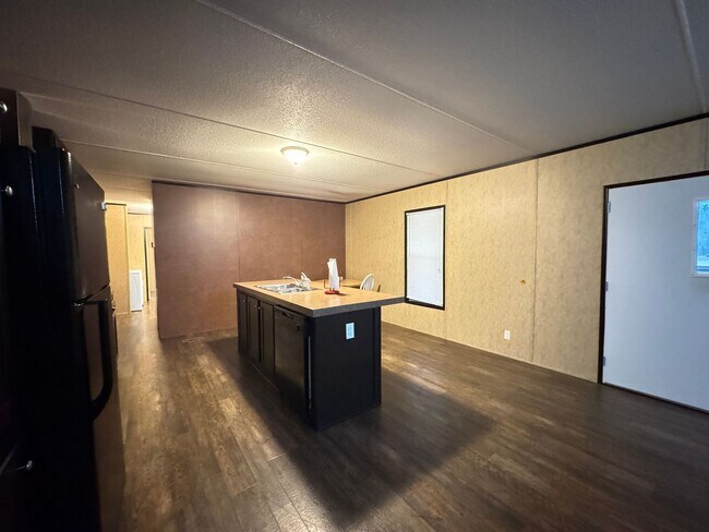 Foto del edificio - 3 Bed 2 Bath Mobile Home