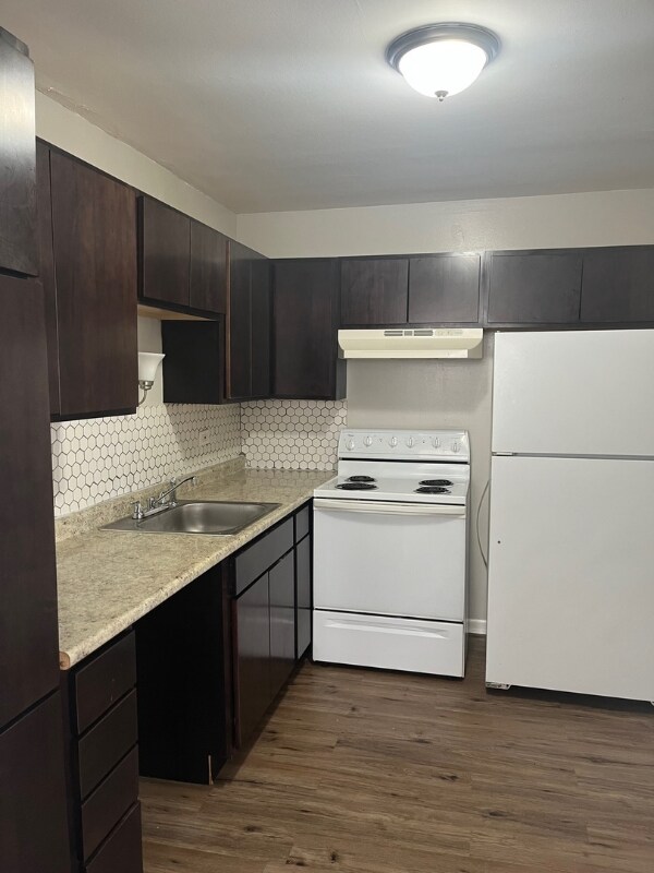 Foto del edificio - 4300 W Ford City Dr