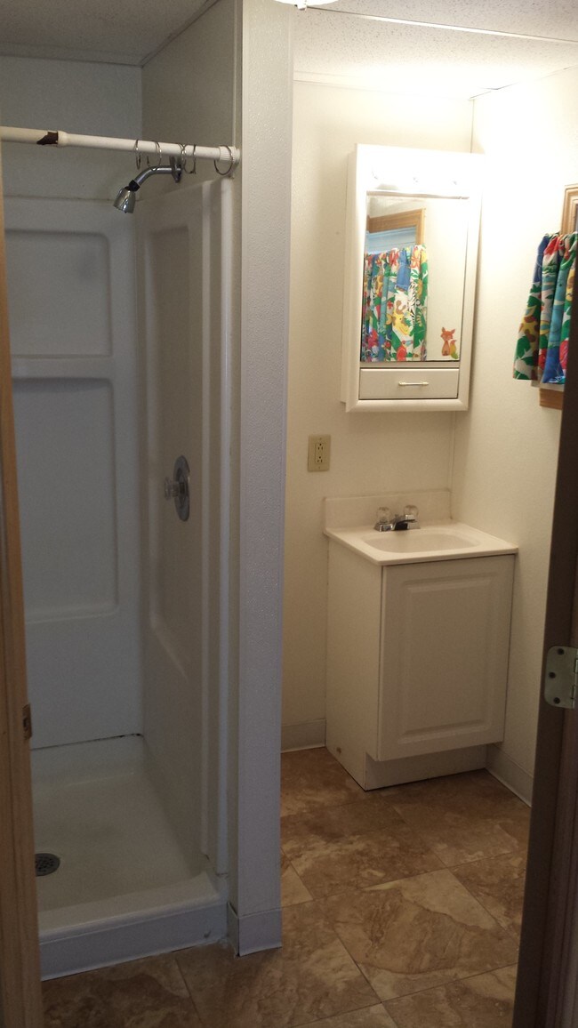 Baño 1 - 906 Vine St