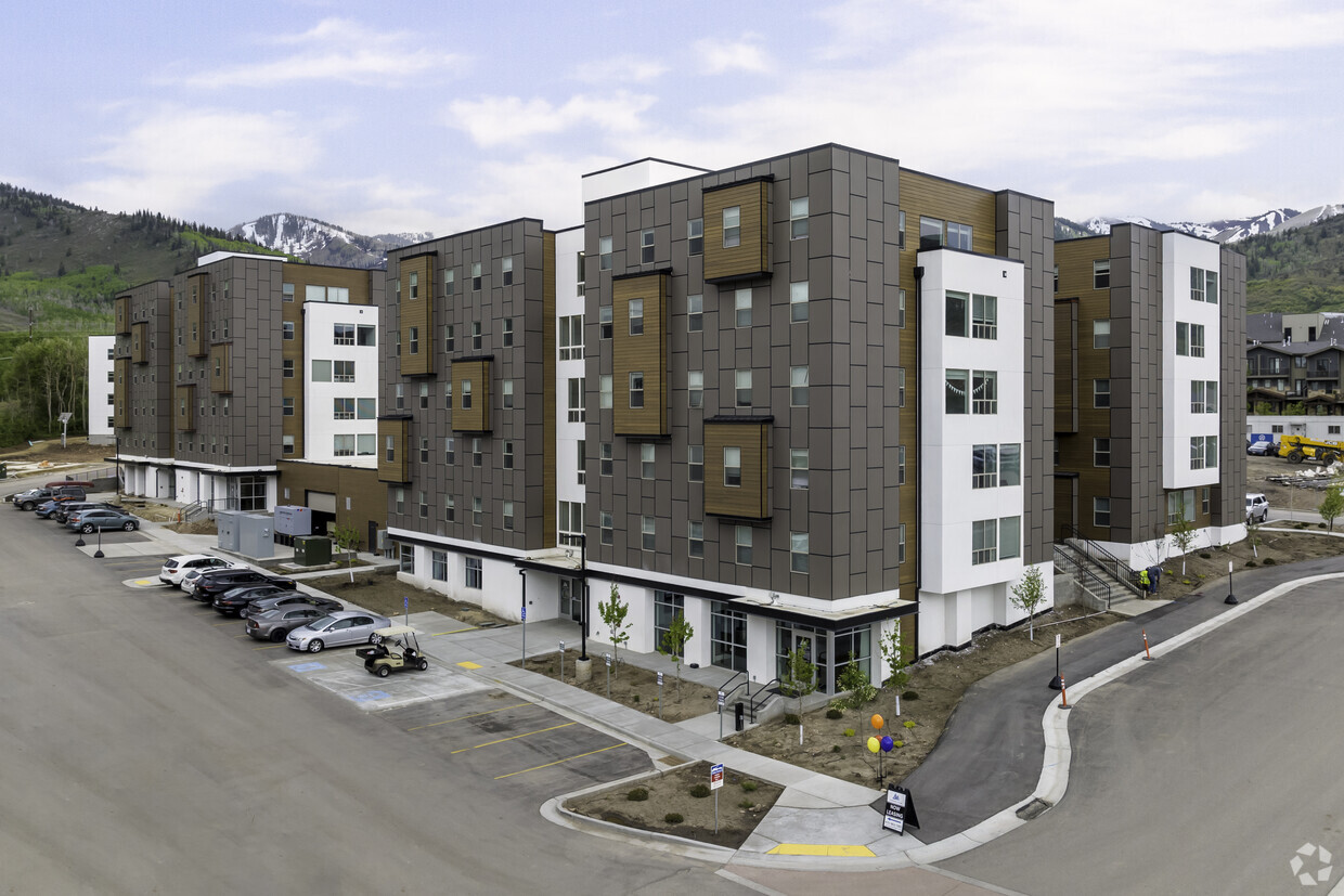 Foto principal - Slopeside Village Apartments and Townhomes