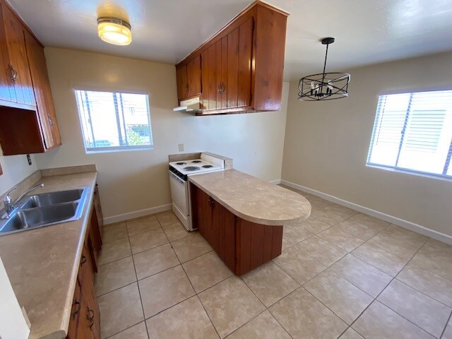 Building Photo - 4652 E Mountain View Dr